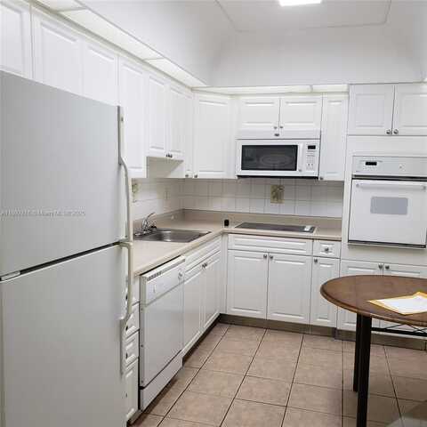 19380 Collins Ave, Sunny Isles Beach, FL 33160
