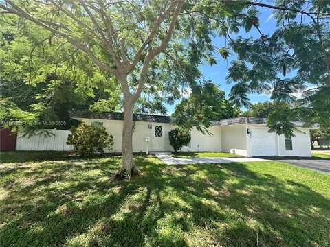 8003 NW 70th Ave, Tamarac, FL 33321