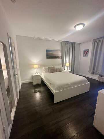 3030 Collins Ave, Miami Beach, FL 33140