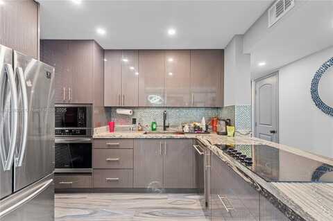 1345 Lincoln Rd, Miami Beach, FL 33139