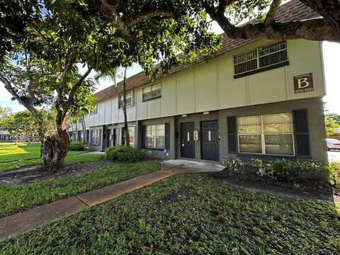 4876 NW 9th Dr, Plantation, FL 33317