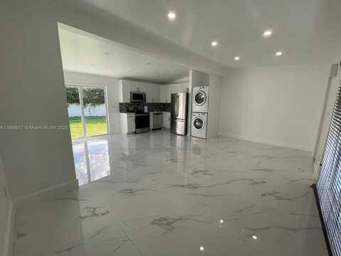 11040 SW 52nd Dr, Miami, FL 33165