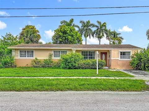 1521 NW 168th Ter, Miami Gardens, FL 33169