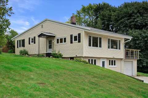 14225 Forest View Ln, Brookfield, WI 53005