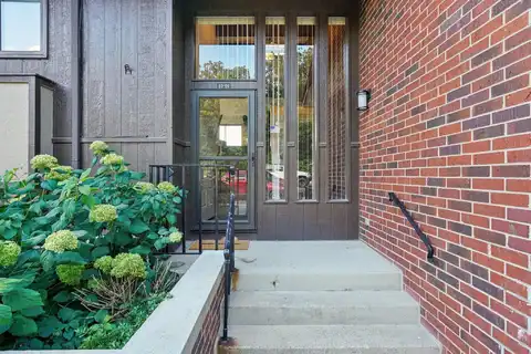 83 Red Chimney Rd, Lake Geneva, WI 53147