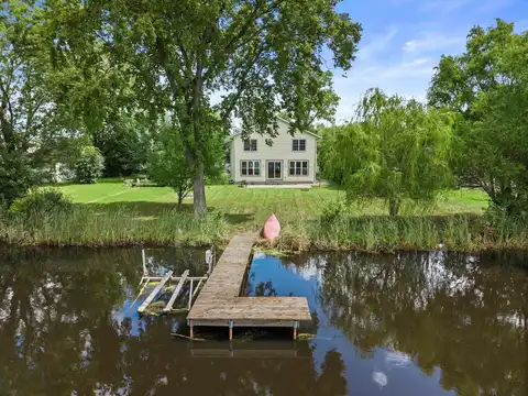 7908 Fox River Rd, Waterford, WI 53185