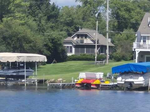 26044 W Loomis Rd, Wind Lake, WI 53185
