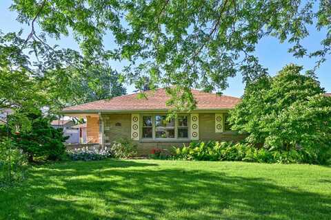 3859 E Iona Ter, Cudahy, WI 53110
