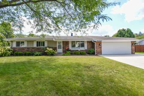 N82w18241 Williamsburg Ct, Menomonee Falls, WI 53051