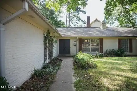 5207 Reddoch Drive, Jackson, MS 39211