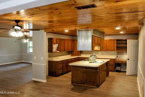 137 Highway 9, Pittsboro, MS 38951