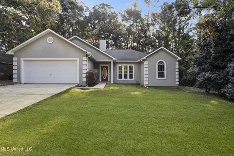 8804 Boxwood Lane, Gautier, MS 39553