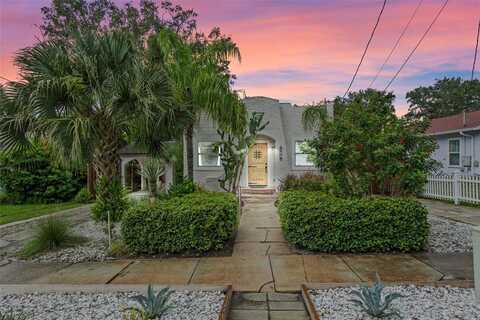 811 N GRANDVIEW STREET, MOUNT DORA, FL 32757