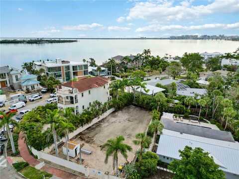 236 N BLVD OF THE PRESIDENTS, SARASOTA, FL 34236
