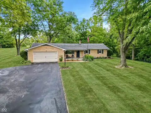 8927 Cooper Road, Zionsville, IN 46077