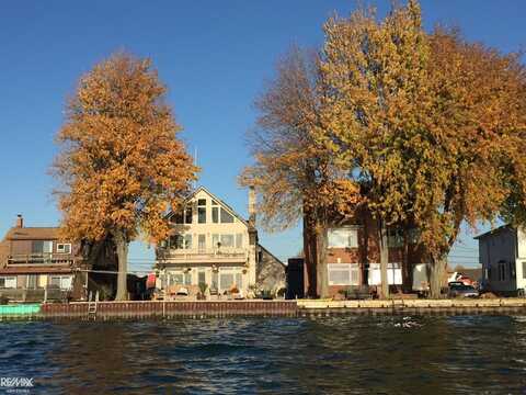 8228 Long Island, Fair Haven, MI 48023