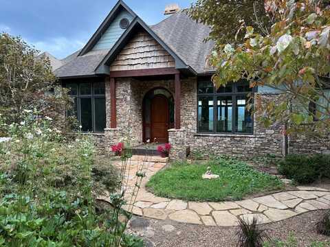 1 Cheoah Trail, ROBBINSVILLE, NC 28771