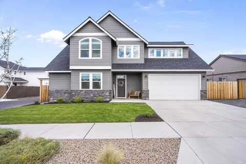 2647 NW Greenwood Avenue, Redmond, OR 97756