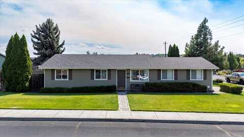 1712 SW 35th Street, Redmond, OR 97756