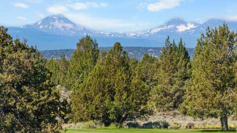 65610 Ghost Tree Court, Bend, OR 97701