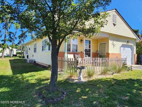 11 Inverell Drive, Toms River, NJ 08757