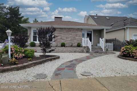 33 Morton Drive, Lavallette, NJ 08735