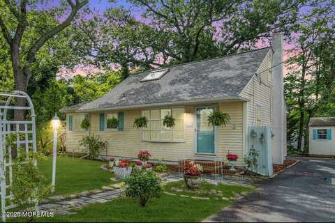 553 Kingfisher Circle, Brick, NJ 08723