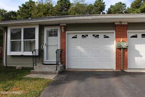 18a Independence Parkway, Whiting, NJ 08759