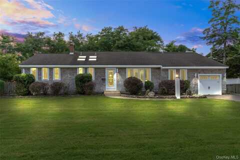 324 Durkee Lane, East Patchogue, NY 11772
