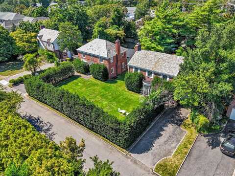 30 & 16 Beechwood Drive, Lawrence, NY 11559