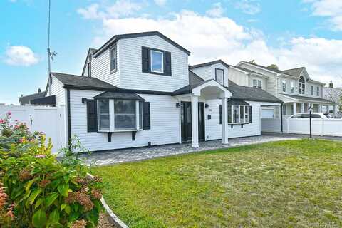 136 Reiss Avenue, Massapequa Park, NY 11762