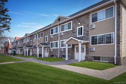 621 Tulip Avenue, Stewart Manor, NY 11530