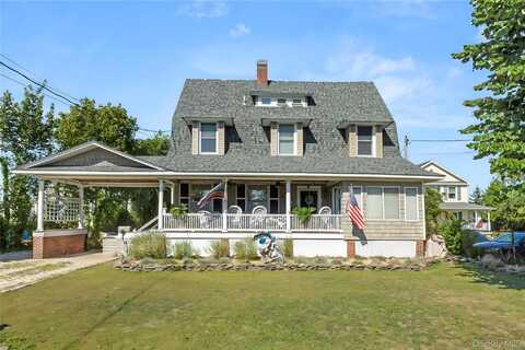 91 Ocean Avenue, Bay Shore, NY 11706