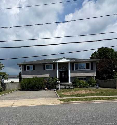 19 Jersey Street, Hicksville, NY 11801