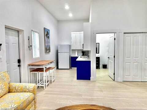 2881 Santa Barbara, NAPLES, FL 34116