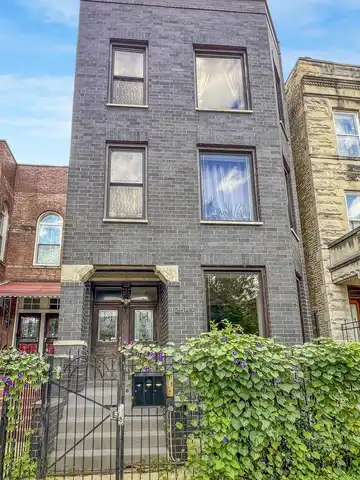 2649 W Evergreen Avenue, Chicago, IL 60622