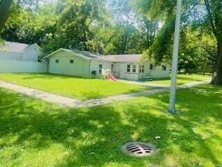 1311 N Walnut Street, Champaign, IL 61820