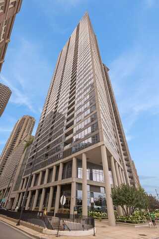600 N Lake Shore Drive, Chicago, IL 60611
