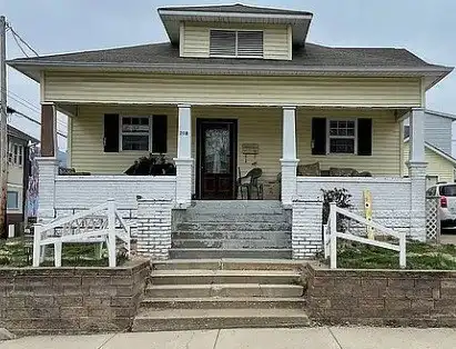 208 W College Street, Marion, IL 62959