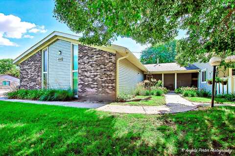 408 Waters Edge Drive, McHenry, IL 60050