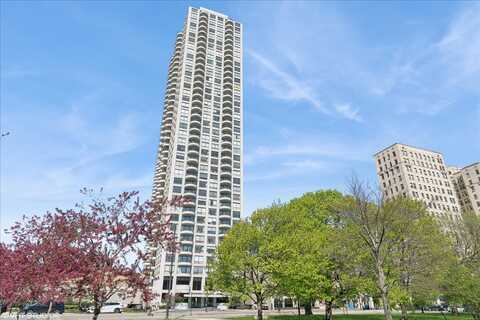 2020 N Lincoln Park West Street, Chicago, IL 60614