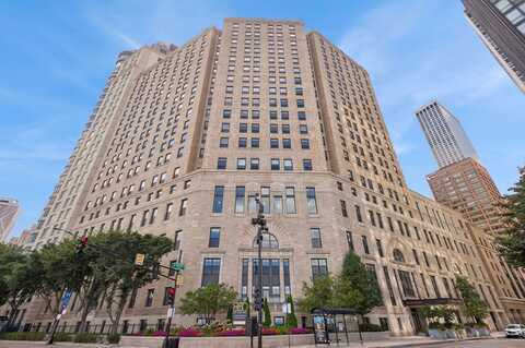 850 N Lake Shore Drive, Chicago, IL 60611