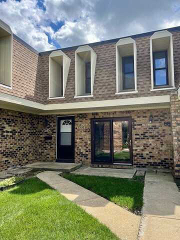 7816 WOODWARD Avenue, Woodridge, IL 60517