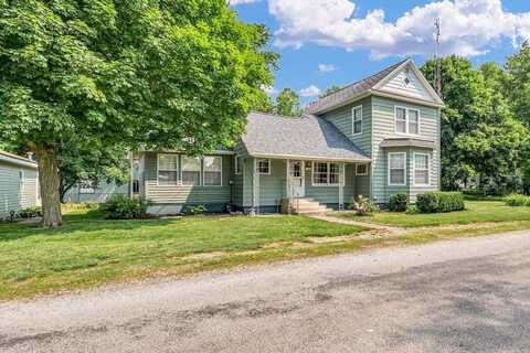 112 W North Front Street, Sadorus, IL 61872