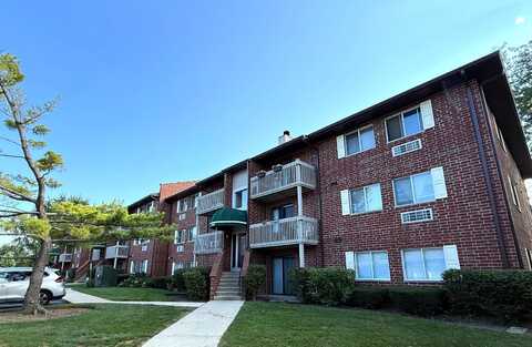 840 N Lakeside Drive, Vernon Hills, IL 60061
