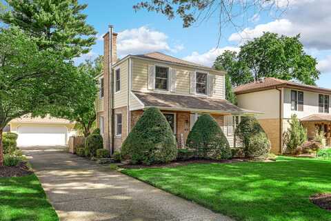 736 E Lincoln Avenue, Libertyville, IL 60048