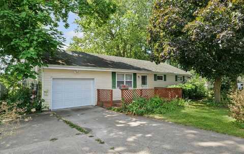 2 Circle Drive, Fisher, IL 61843