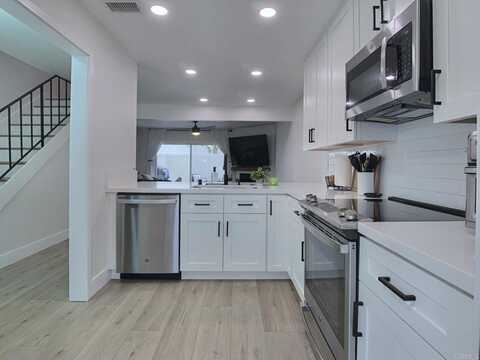 9230 Carlton Oaks Drive, Santee, CA 92071