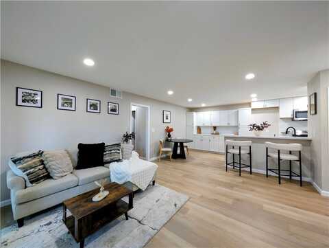 2501 W Sunflower Avenue, Santa Ana, CA 92704