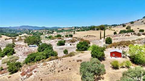 53292 Smith Road, Bradley, CA 93426